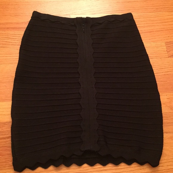NWOT Olivaceous bandage skirt - Picture 3 of 3